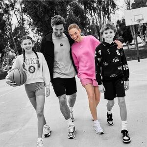 Nike Women's Sportswear Phoenix Fleece Oversized Sweatshirt (SMALL)($70)